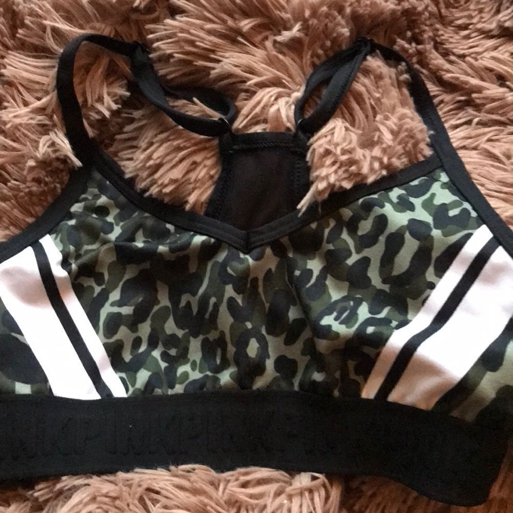 ictoria’s Secret Sexy No Wire Sports Bra CAMO XS